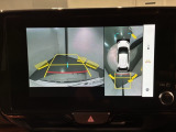全方位モニターがついています! 車の周囲を360&deg;安全確認できるので、普段の駐車はもちろんの事、縦列駐車や幅寄せの際にも活躍してくれますよ。