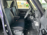 運転のしやすさや、乗り降りにも配慮した運転席