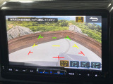 【バックカメラ】駐車時に後方がリアルタイム映像で確認できます。大型商業施設や立体駐車場での駐車時や、夜間のバック時に大活躍!運転スキルに関わらず、今や必須となった装備のひとつです!