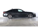 BMW認定中古車は最大100項目の箇所を徹底的にチェック致します。機械的な箇所や電気系、コンピュータなどを詳細に点検。交換基準に達した部品は整備した後にご納車致します。