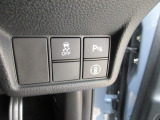 パーキングセンサーや横滑りを防ぐVSA等のスイッチ類は運転席の右側、手の届きやすい位置にあります。