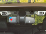 【アイサイトVer3】前方の車両等を検知し、衝突しそうな時は警報で注意を促し、ブレーキを踏む力をサポート。ブレーキを踏めなかった場合は衝突被害軽減ブレーキが作動、衝突回避をサポートします。