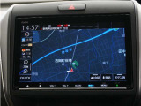 純正9インチプレミアムインターナビ(VXM-207VFNi)&バックカメラが装備されているので、普段の使い勝手もロングドライブも快適です。