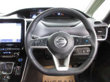 運転が楽しくなる明るく開放的な運転席まわりです。プロパイロットで高速など運転支援で疲れを軽減してくれます!