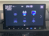 メモリーインターナビ付いています。スマートフォンとの連動も可能です。
