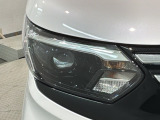 LEDヘッドライトは、点灯の瞬間から最大光量を発揮し、突然暗くなるトンネルなどでの安定感を高めます。