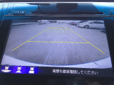 バックカメラの画像です。ガイドラインがスムースな車庫入れをサポートいたします。車庫入れの安心感がアップしますね。