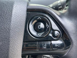 【レーンディパーチャーアラート(LDA)】クルマが車線または走路から逸脱する可能性がある場合に、ブザーまたはハンドルの振動により注意をうながします。機能には限界があるためご注意ください。