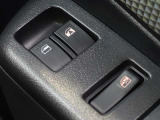 パワーウィンドウを装備しております!助手席ウィンドウの閉め忘れも運転席で解決できます♪