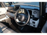 前席全体 目線も高く広い視界で安心して運転することができますね!