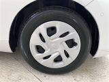 純正スチールホイールキャップ付です!タイヤサイズは185/65R15