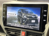 【大画面ナビ】人気の大型10インチナビを装備。存在感のある大画面はインパクト大!ナビ利用時のマップ表示は見やすく、テレビやDVDは臨場感がアップ!いつものドライブがグッと楽しくなります♪