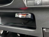 【ETC装備】高速道路料金所での小銭の出し入れや雨天時における窓の開閉などの煩わしさから解放されます。料金所をスムーズに通過でき、快適です。
