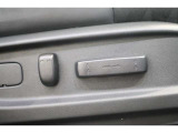 高級車の代名詞!電動シートが装備されています!