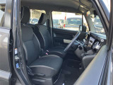 運転席・助手席です