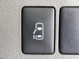 【パワースライドドア】スマートキーや運転席のスイッチでスライドドアの開閉が可能♪電動だから力を入れてドアを開ける必要が無く、小さいお子様でも、重い荷物を持っている時もラクに開け閉めできます♪