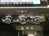 オートエアコン付きです!お好みの温度をセットするだけでエアコンの風量などを自動でコントロール。快適な車内でお過ごしいただけます。