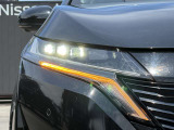 【LEDヘッドライト】とっても明るいLEDヘッドライトが装着されているので、夜の運転も明るく安全です。