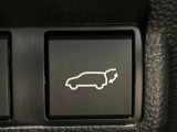 【パワーバックドア】スマートキーや運転席のボタンを押すだけでリアゲートが自動で開閉します!荷物を持っている時や、高い位置にあるバックドアを閉める際に便利な機能です♪