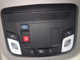 事故や急病時、ホンダトータルケアプレミアム加入なら、緊急通報ボタンを押すだけでHonda CONNECTが位置情報を送信し、オペレーターが即座に救援を手配します