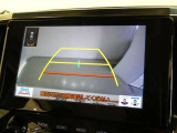 車庫入れや駐車で威力を発揮するのがバックモニター!ナビディスプレイに後ろの様子が映し出されるから安心です。