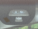 【シティブレーキアクティブシステム】低速走行中に前方の車両等を認識し、衝突しそうな時は警報とブレーキで衝突回避と被害軽減をアシスト。より安全にドライブをお楽しみいただけます。