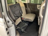 後席をはね上げれば、「もうひとつの荷室」が生まれます。