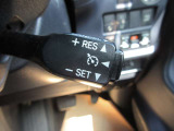 クルーズコントロール(Cruise Control)とは、アクセル操作なしでも車が自動でスピードを一定に保ってくれる機能