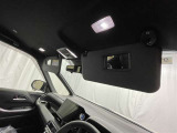 運転席・助手席にはバニティミラー付き♪身だしなみチェックできますよ(^^♪
