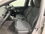 【運転席・助手席シート】いたみ、汚れなどは少なく、全体的に良好な状態です。