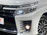 【LEDヘッドライト】非常に明るく前方を照らしてくれるので、悪天候や夜間の走行時も視界良好で安心してお乗りいただけます。