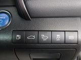 ★使いやすさや安全性を追求したステアリング周り!高級車ゆえにスイッチ類が多いのも特徴ですね!考え尽くされた配置ですぐに使いこなす事が出来ますのでご安心下さい!是非、体感してみて下さい!!