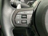 ステアリングにオーディオ操作スイッチが付いています。オーディオ画面に直接タッチしなくても操作が出来ますので、運転に集中できます。