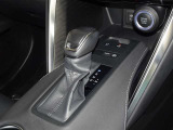 電動パーキングブレーキ・ブレーキホールドを装備してます。ホールド機能は信号待ちが多い一般道で疲労軽減になり、大好評です!