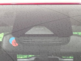 【トヨタセーフティセンス】走行中に前方の車両等を認識し、衝突しそうな時は警報とブレーキで衝突回避と被害軽減をアシスト。より安全にドライブをお楽しみいただけます。
