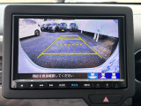 バックでの駐車が苦手な方や運転にあまり自信のない方でも後方の視界をしっかりサポート。安心して車庫入れが出来るバックカメラを装備しています!