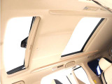【ツインサンルーフ】サンルーフ装備車両!高級感もアップ、大人気オプション解放感溢れる快適なドライブをお楽しみください♪