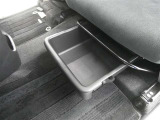 取り出しやすく、しまいやすい収納スペースが満載です。ティッシュやペットボトル等、用途に合わせた収納が可能ですので、使い方はあなた次第!