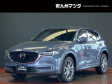 中古車専門再生工場にて熟練専任スタッフが丁寧に清掃、仕上げを実施しております。また、お客様に安心してご検討いただける様、公取協が定める基準に基づき車両検査を実施し、車両状態評価証を発行しております。