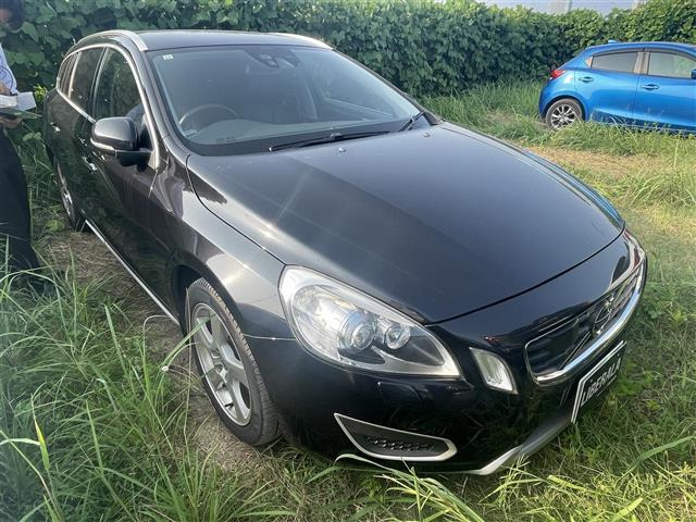 V60 スポーツ 本革シート 修復歴無し