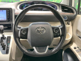 【純正革巻きステアリング】上質な革を使用することで、手にしっかり馴染みとても運転しやすいハンドルです♪