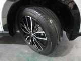 225/50R18インチ純正アルミホイール。