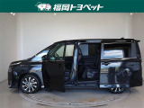 両側パワースライドドア付きだから、狭い駐車スペースなどでの 乗り降りラクラク!小さなお子さまのいるご家庭には嬉しい装備。