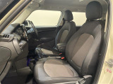 ◆LIBERALAは、輸入車選びの新たなスタイルを提案するインポート・セレクト・ブランドです。オーナー様となる方がクルマから直接感じる感性を第一にした、最良の一台との出会いをコーディネートいたします。