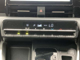 オートエアコンは温度を設定するだけで、自動で風量などを設定してくれます。運転しながら操作も必要ないので、安全性も向上します。