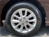 純正のアルミホイールです!お車に合ったデザインのホイールになっています!