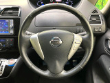 インテリアに合わせたデザインのステアリングは、運転される方のことも考え、運転しやすい形状、大きさです。是非一度、実際に触ってお確かめください。
