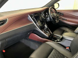 すっきりとしたデザインの内装は、さすがトヨタ車の上品さを感じます。