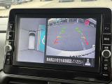 【アラウンドビューモニター】上空から見下ろしているかのような映像で駐車をサポート。安心です。