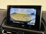 【バックカメラ】リバースにするだけで映ります、後方の安全確認や、狭い駐車場での車庫入れ、雨の日や夜間など視界の悪い時に便利です!安全にバックする為には欠かせない装備です。